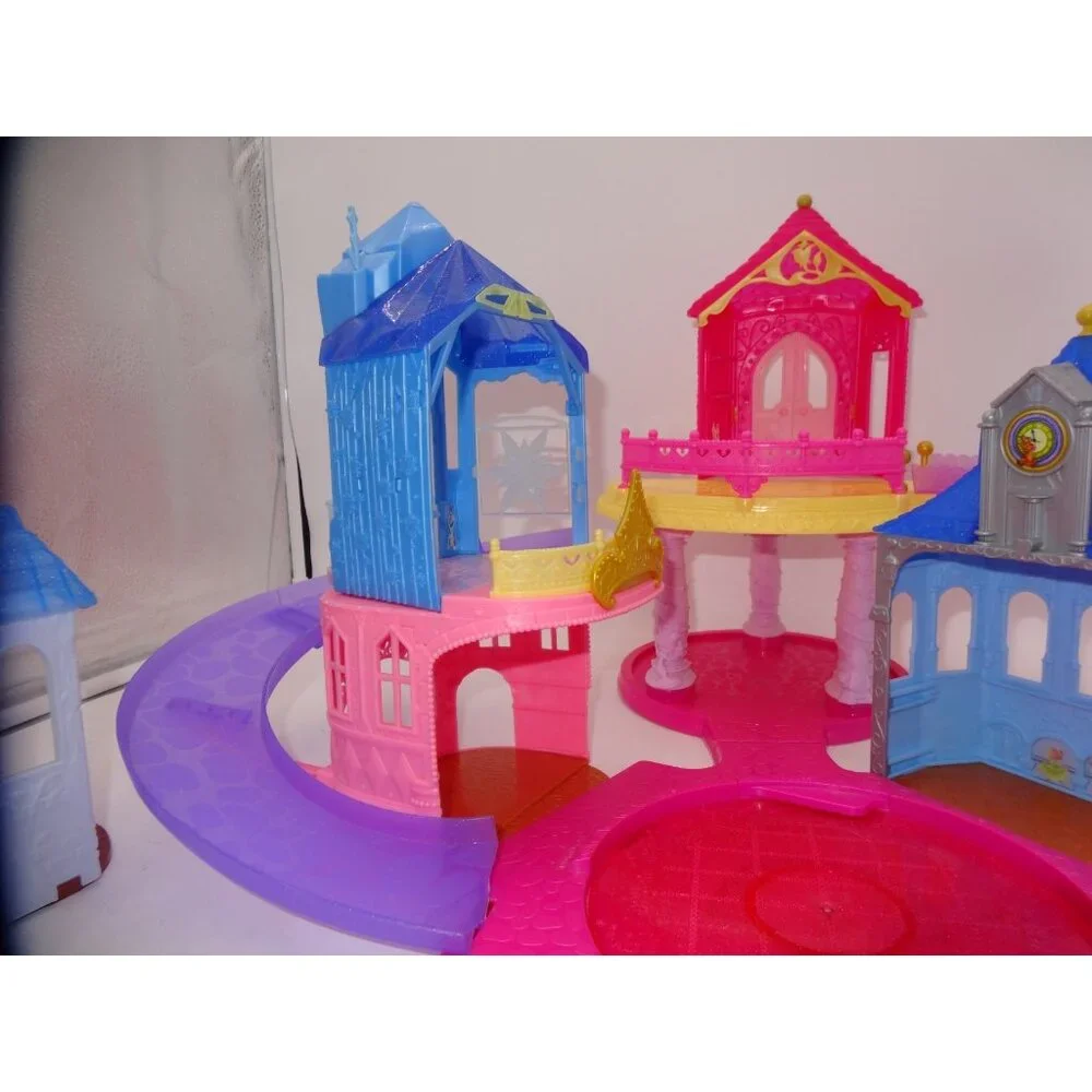 Disney Princess Glitter Glider Castle with 6 Princesses and 6 castle‎ moduls